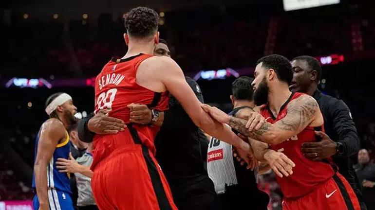 NBAde saha karıştı: Alperen Şengüne kafa